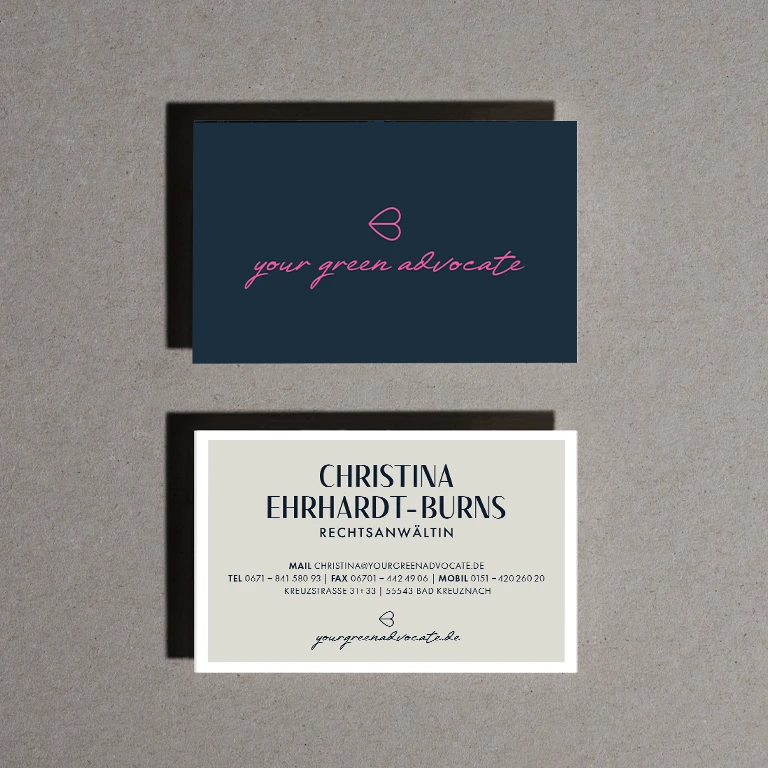 Vorder- und Rückseite der Visitenkarte von Christina Ehrhardt-Burns